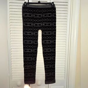 Feathers Women's M-L Fleece Lined Leggings NEW